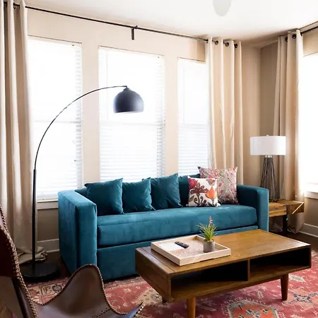 Wanderjaunt - Southtown Apartments